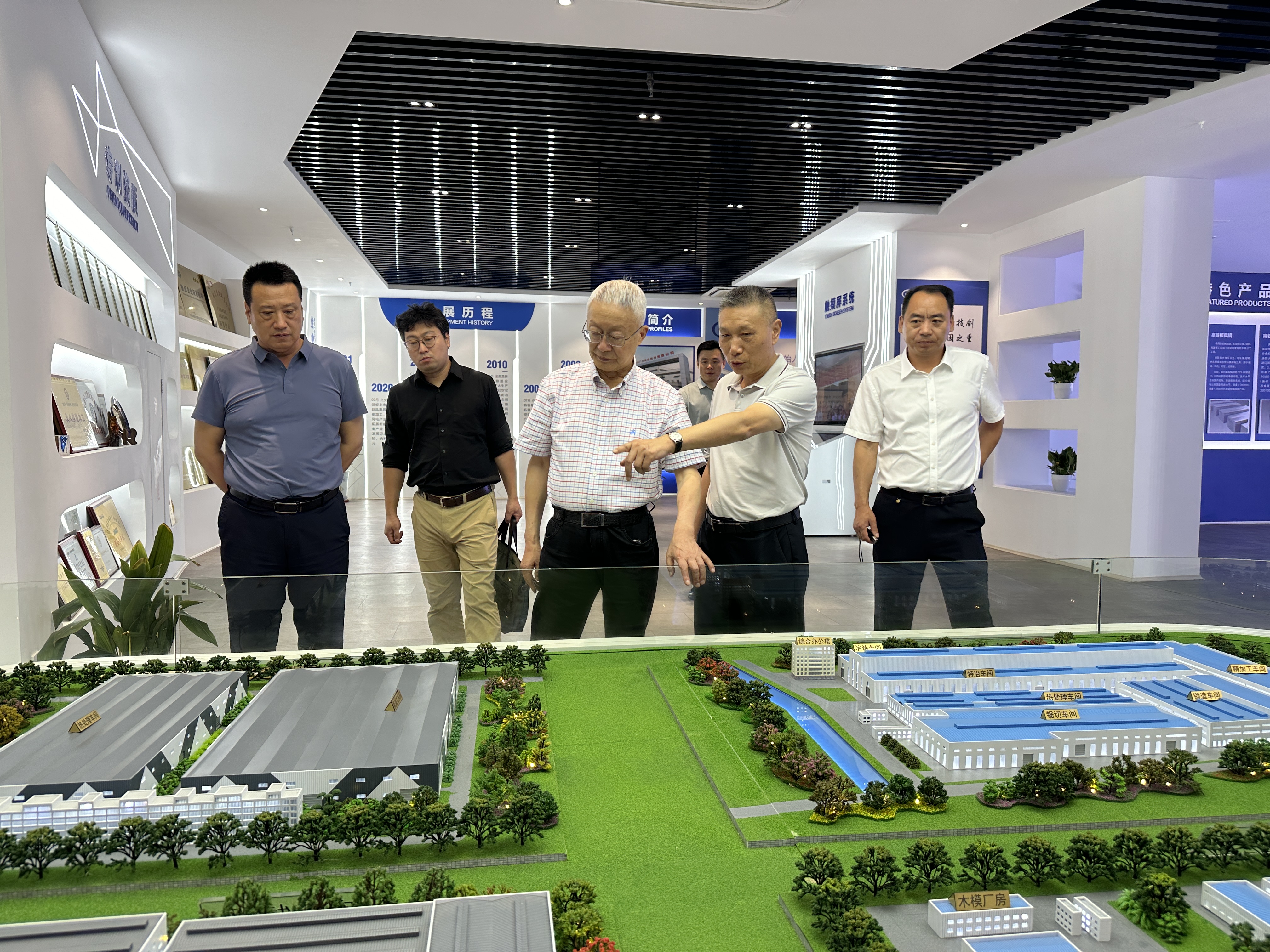 交流合作開新局 共謀發(fā)展創(chuàng)未來 南高齒執(zhí)行董事胡曰明一行到廣大特材參觀考察